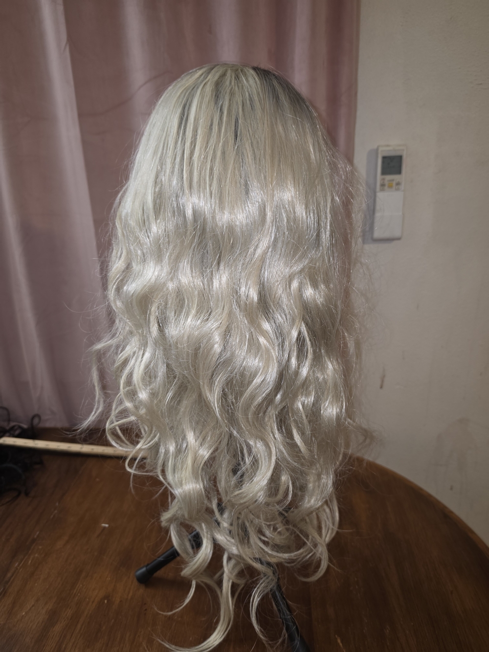 Blonde Wavy Heat-Resistant Synthetic Wig - Natural Blonde